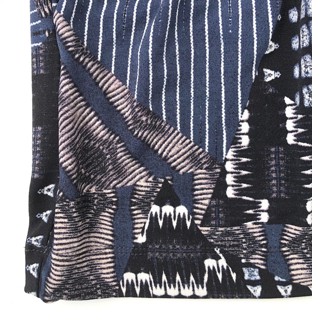 BCBG BCBGeneration romper shorts women XS tribal print deep V neck hidden pocket - Picture 15 of 15